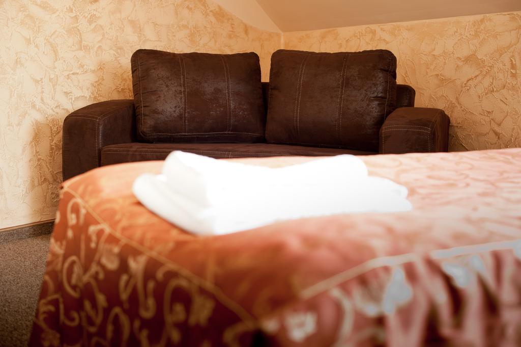 Hotel & Restauracja Okraglak Checiny  Bilik gambar